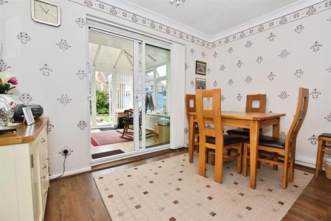 10 Charterfield, Bilton, Hull, HU11 4BY