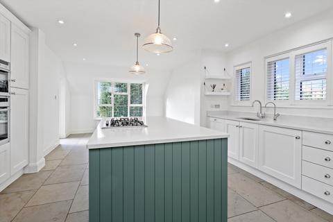 Fairways Beech Avenue, Effingham, Leatherhead, KT24 5PJ