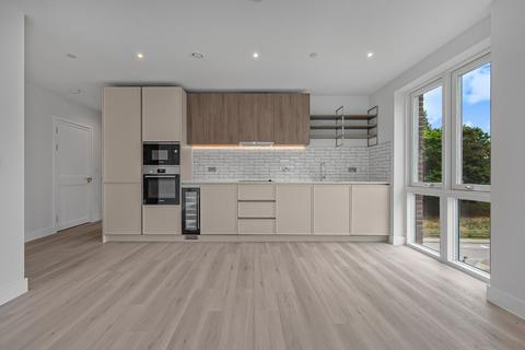 3 bedroom flat to rent, Cairncross House, 17 Townsend Road, London