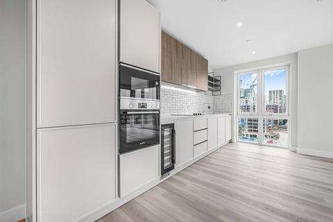 3 bedroom flat to rent, Cairncross House, 17 Townsend Road, London