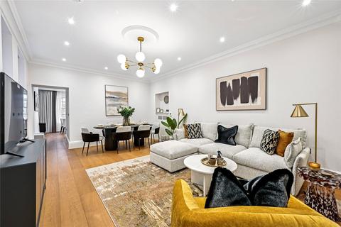 2 bedroom flat to rent, Stratton Street, London