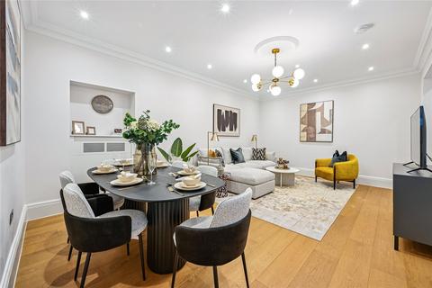 2 bedroom flat to rent, Stratton Street, London