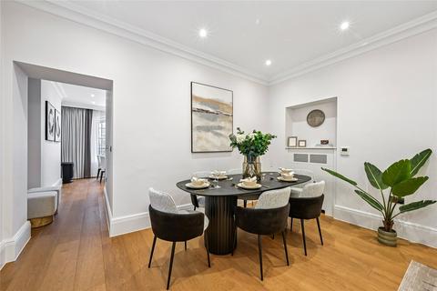 2 bedroom flat to rent, Stratton Street, London