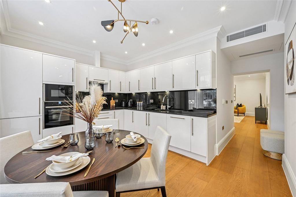 House in London - View 3