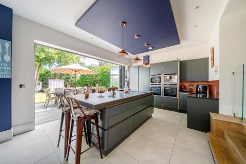 Southerly Warren Road, Bromley, BR2 7AN