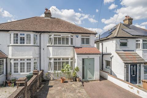 undefined, Vivian Close, Watford