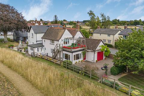 3 bedroom semi-detached house for sale, Bridgeway, Aylesbury HP18