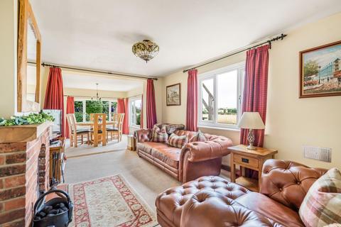 3 bedroom semi-detached house for sale, Bridgeway, Aylesbury HP18