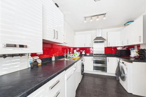 4 bedroom terraced house to rent, Juliette Mews, Romford RM1