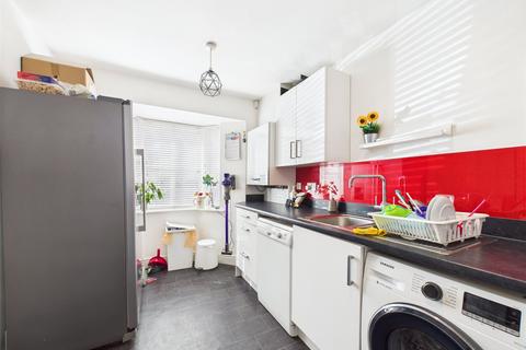 4 bedroom terraced house to rent, Juliette Mews, Romford RM1