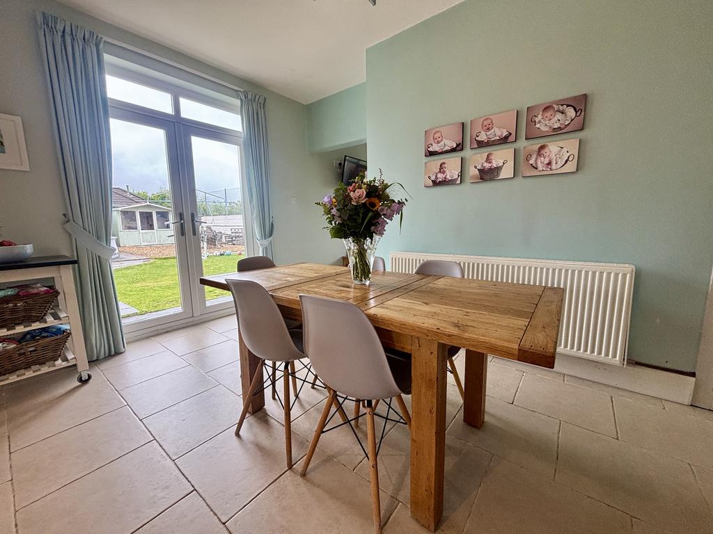 Kitchen/diner (fourth image)