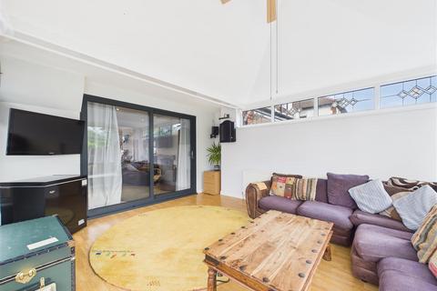 3 bedroom semi-detached house for sale, Beverley Road, Kirk Ella