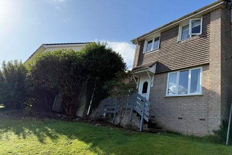 Manor View, Par, PL24