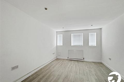 1 bedroom flat for sale, London Road, Teynham, Sittingbourne, Kent, ME9
