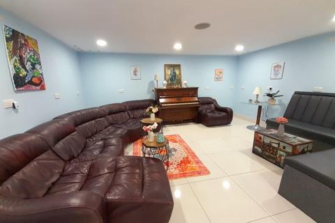 16 bedroom house share to rent, Crendon Street