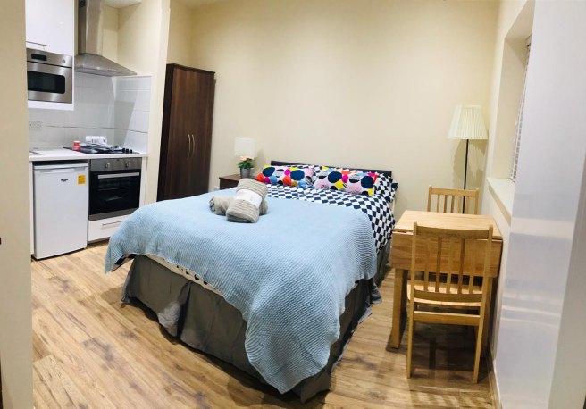 Chatsworth-road-nw2-4bh-983071