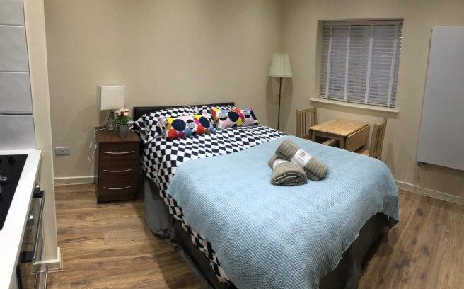 Chatsworth-road-nw2-4bh-983067