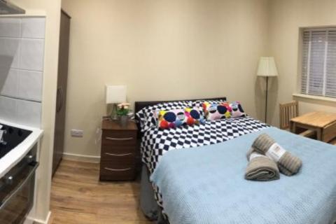 1 bedroom flat to rent, Chatsworth Road
