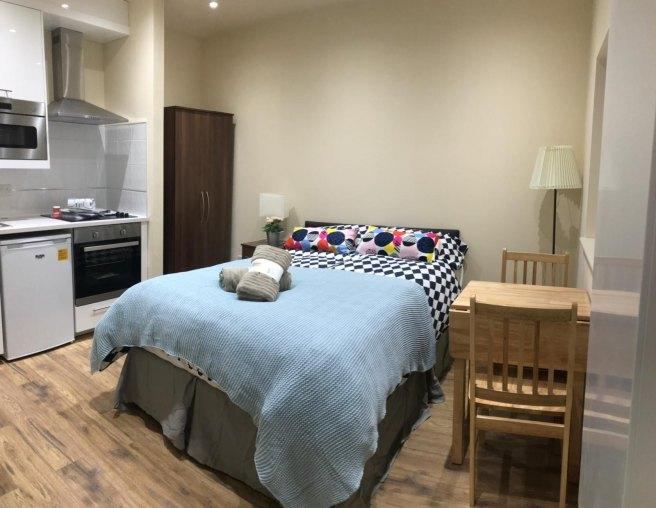 Chatsworth-road-nw2-4bh-983070