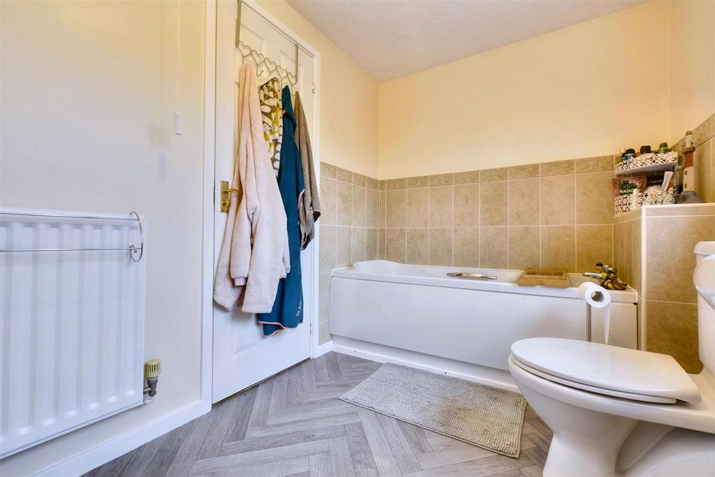 Bathroom 2.jpeg