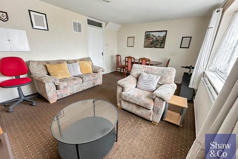 undefined, Harlech Gardens, Hounslow TW5