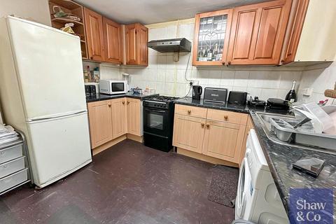 undefined, Harlech Gardens, Hounslow TW5