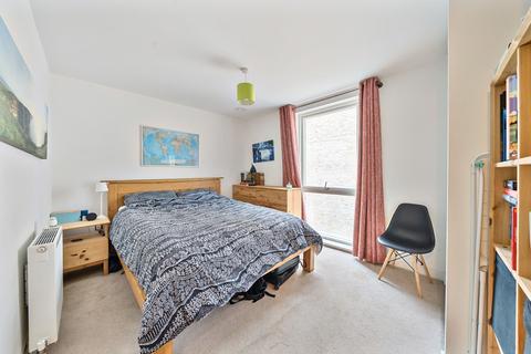 1 bedroom apartment for sale, East Street, London