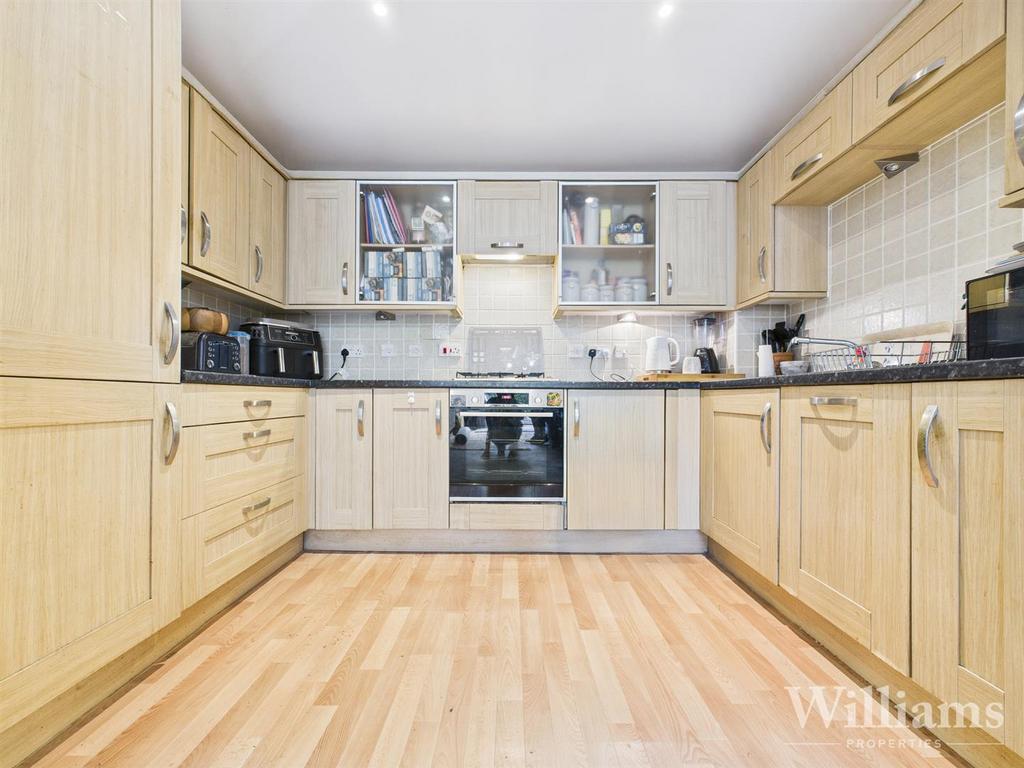 CAM02861 G0-PR0442-STILL012.jpg