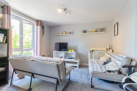 2 bedroom flat for sale, Ffordd Garthorne, Rimini House Ffordd Garthorne, CF10