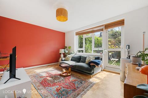 60 Narford Road, London, E5 8RD