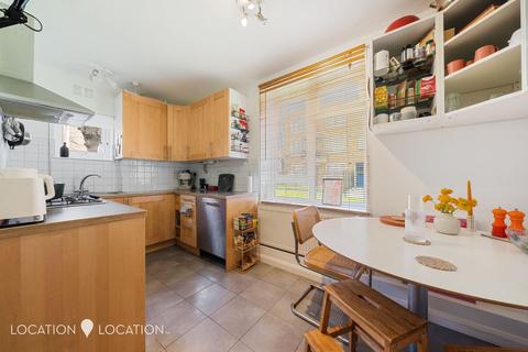 60 Narford Road, London, E5 8RD