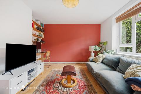 60 Narford Road, London, E5 8RD