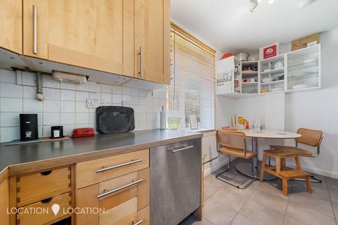 60 Narford Road, London, E5 8RD