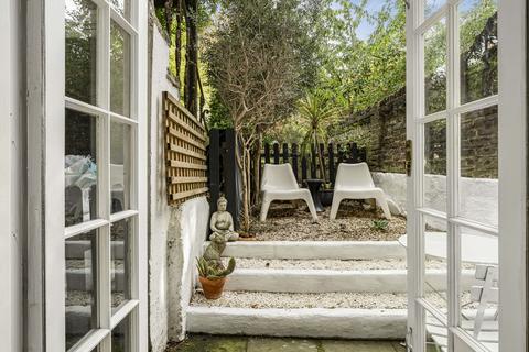 14a Cecilia Road, London, E8 2EP