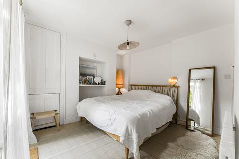 14a Cecilia Road, London, E8 2EP