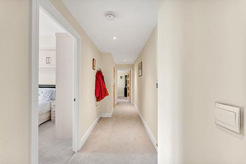 2 bedroom apartment for sale, Whyburn Court, Nottingham Road, Hucknall, Nottingham, Nottinghamshire, NG15 7QE