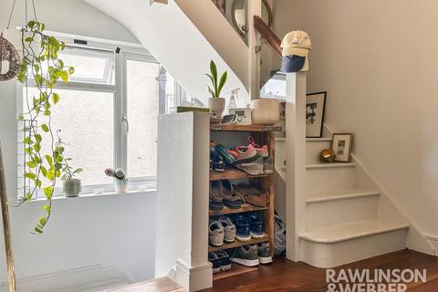 69a Island Farm Road, West Molesey, KT8 2LN