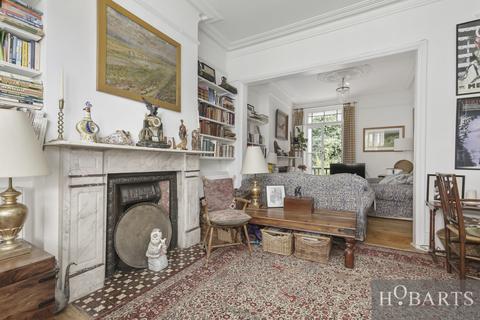 2 bedroom flat for sale, Ossian Road, Stroud Green, London N4