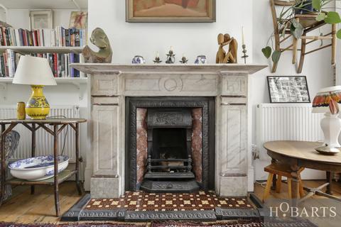 2 bedroom flat for sale, Ossian Road, Stroud Green, London N4