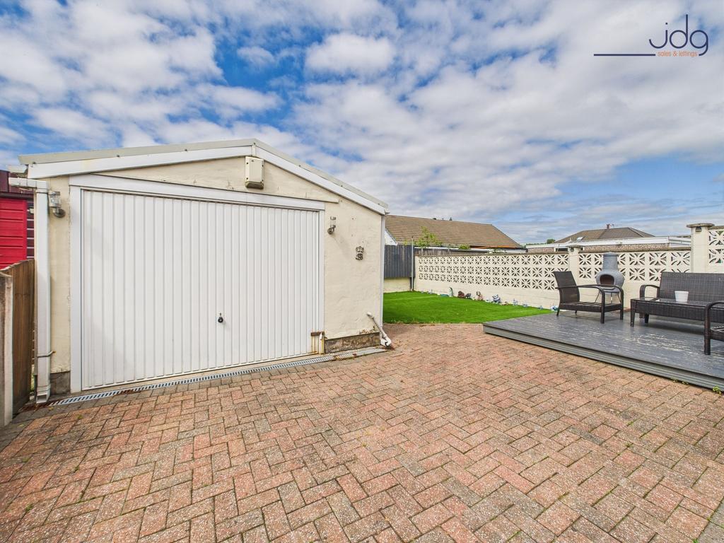 Detached Garage
