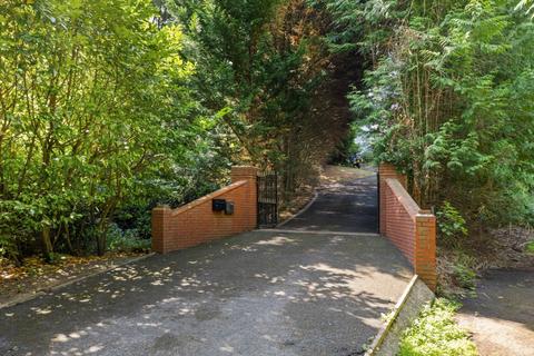 undefined, Golf Club Road, St George's Hill, KT13