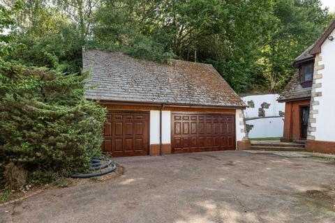 undefined, Golf Club Road, St George's Hill, KT13
