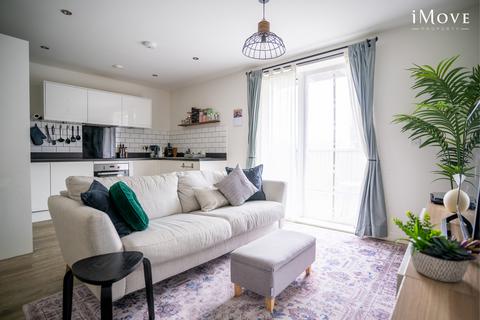 2 bedroom flat for sale, Lambourne House, London SE20