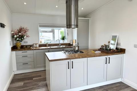 2 bedroom park home for sale, Shefford, Bedfordshire, SG17