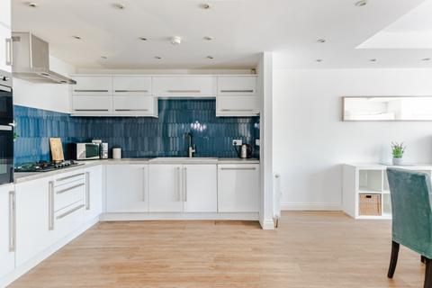6 bedroom semi-detached house for sale, Leeds LS16