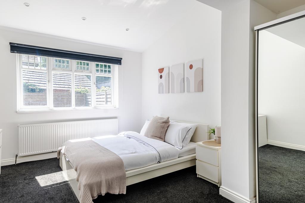 Bedroom2a