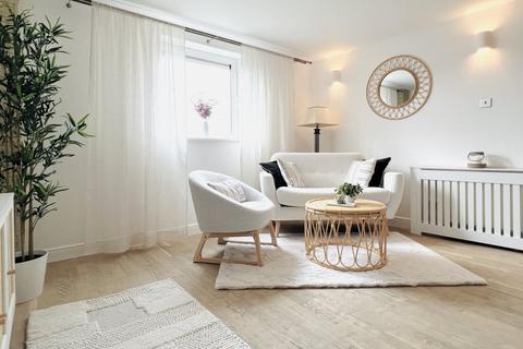 Greenfell Mansions, London, SE8
