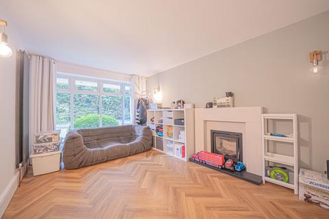 26 Copstone Drive, Dorridge, Solihull, B93 8DJ