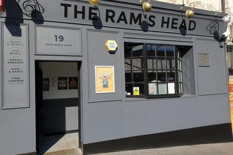 Pub to rent - 19 South Bridge St Airdrie ML6 6JQ