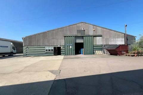Warehouse to rent, Gawcott Rd Buckingham MK18 1TN